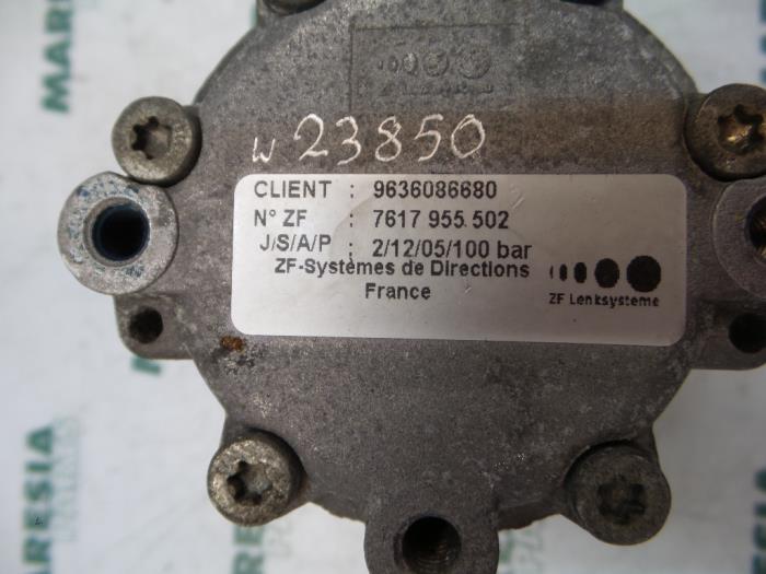 Gebruikte Servopomp Citroen C5 II Break (RE) 2.2 HDiF 16V Prijs € 50,00 Margeregeling aangeboden door Maresia Parts