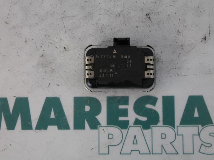 Gebruikte Sensor regen Citroen C5 II Break (RE) 2.2 HDiF 16V Prijs € 85,00 Margeregeling aangeboden door Maresia Parts
