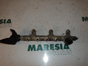 Gebruikte Common rail (Injectie) Renault Laguna II Grandtour (KG) 2.2 dCi 150 16V Prijs € 50,00 Margeregeling aangeboden door Maresia Parts