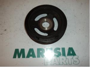 Gebruikte Krukas Poelie Peugeot 307 Break (3E) 1.6 HDiF 110 16V Prijs € 25,00 Margeregeling aangeboden door Maresia Parts