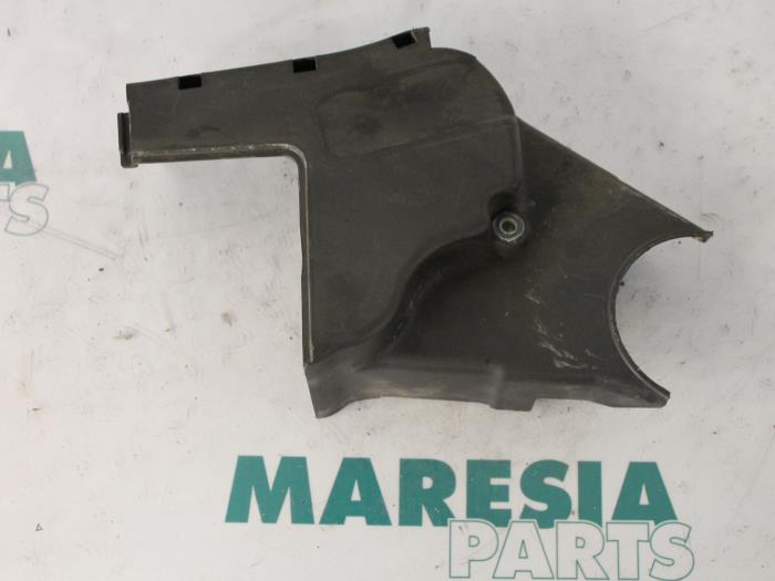 Gebruikte Distributiedeksel Fiat Punto II (188) 1.4 16V Prijs € 20,00 Margeregeling aangeboden door Maresia Parts