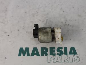 Gebruikte EGR Klep Peugeot 307 CC (3B) 2.0 16V Prijs € 75,00 Margeregeling aangeboden door Maresia Parts