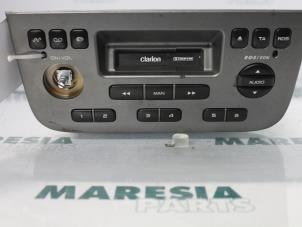 Gebruikte Radio Peugeot 406 (8B) 2.2 16V Prijs € 25,00 Margeregeling aangeboden door Maresia Parts