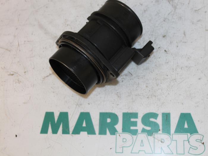 Gebruikte Luchthoeveelheidsmeter Renault Laguna II Grandtour (KG) 1.9 dCi 120 Prijs € 35,00 Margeregeling aangeboden door Maresia Parts