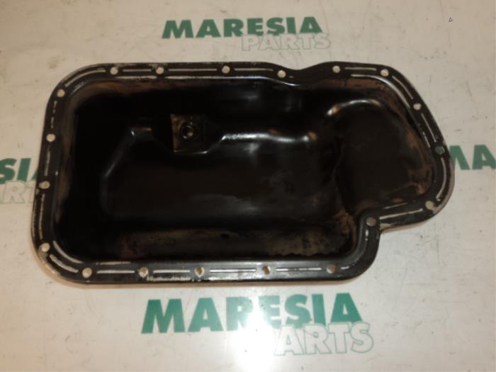 Gebruikte Carterpan Peugeot 206 (2A/C/H/J/S) 1.4 XR,XS,XT,Gentry Prijs € 25,00 Margeregeling aangeboden door Maresia Parts