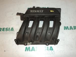 Gebruikte Inlaatspruitstuk Renault Megane II Grandtour (KM) 1.4 16V Prijs € 40,00 Margeregeling aangeboden door Maresia Parts