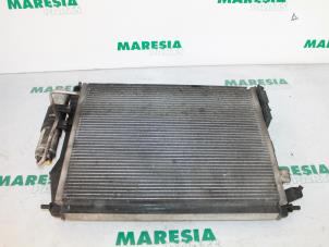 Gebruikte Radiateur Renault Clio II (BB/CB) 1.2 16V Prijs € 75,00 Margeregeling aangeboden door Maresia Parts