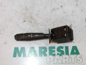 Gebruikte Knipperlicht Schakelaar Peugeot 607 (9D/U) 2.2 HDi 16V FAP Prijs € 35,00 Margeregeling aangeboden door Maresia Parts
