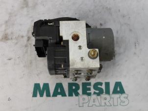 Gebruikte ABS Pomp Renault Clio II (BB/CB) 1.4 16V Prijs € 50,00 Margeregeling aangeboden door Maresia Parts