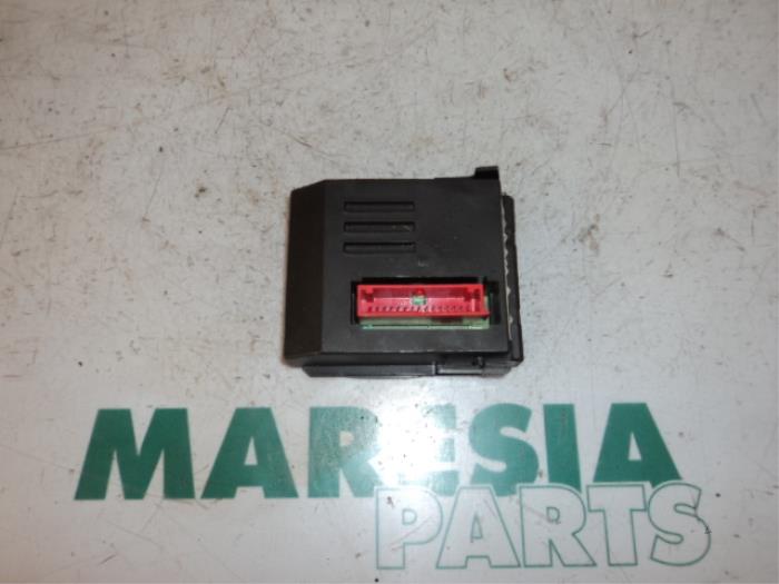 Gebruikte Computer Diversen Renault Vel Satis (BJ) 3.5 V6 24V Autom. Prijs € 105,00 Margeregeling aangeboden door Maresia Parts