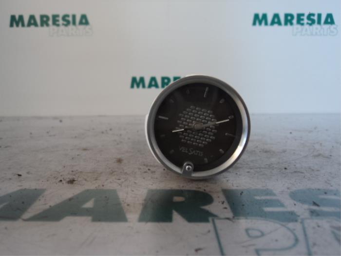 Gebruikte Display Interieur Renault Vel Satis (BJ) 3.5 V6 24V Autom. Prijs € 20,00 Margeregeling aangeboden door Maresia Parts