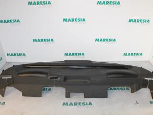 Gebruikte Hoedenplank Lancia Thesis (841) 2.4 20V Prijs € 105,00 Margeregeling aangeboden door Maresia Parts