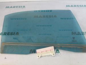 Gebruikte Portierruit 4Deurs rechts-achter Lancia Thesis (841) 2.4 20V Prijs € 60,00 Margeregeling aangeboden door Maresia Parts