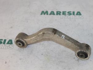 Gebruikte Draagarm rechts-achter Lancia Thesis (841) 2.4 20V Prijs € 35,00 Margeregeling aangeboden door Maresia Parts