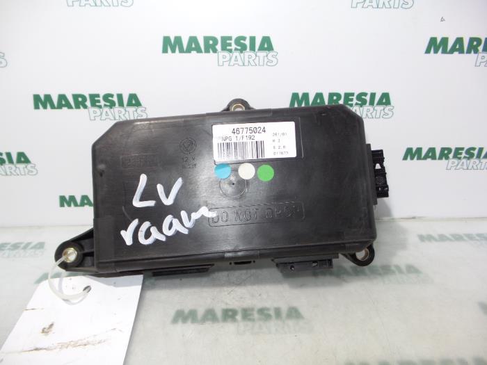 Computer Diversen van een Fiat Stilo (192A/B) 1.8 16V 3-Drs. 2001