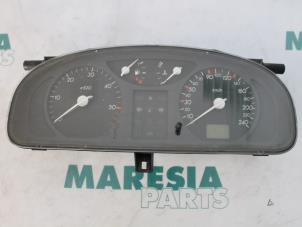Gebruikte Cockpit Renault Laguna II (BG) 1.9 dCi 105 Prijs € 50,00 Margeregeling aangeboden door Maresia Parts