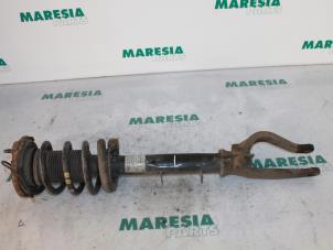 Gebruikte Voorpoot links Lancia Thesis (841) 2.4 20V Prijs € 210,00 Margeregeling aangeboden door Maresia Parts