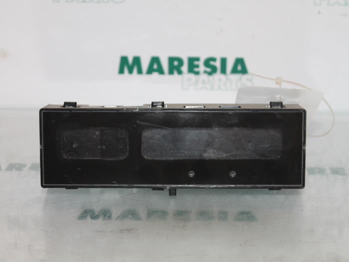 Gebruikte Display Interieur Renault Scénic I (JA) 1.8 16V Prijs € 15,00 Margeregeling aangeboden door Maresia Parts