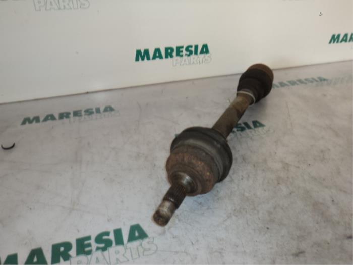 Gebruikte Steekas links-voor Peugeot 307 CC (3B) 2.0 16V Prijs € 75,00 Margeregeling aangeboden door Maresia Parts