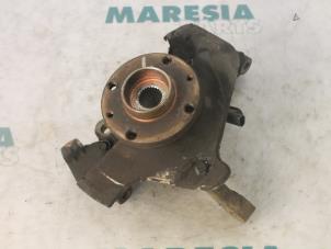 Gebruikte Asschenkel links-voor Peugeot Bipper (AA) 1.4 HDi Prijs € 78,65 Inclusief btw aangeboden door Maresia Parts