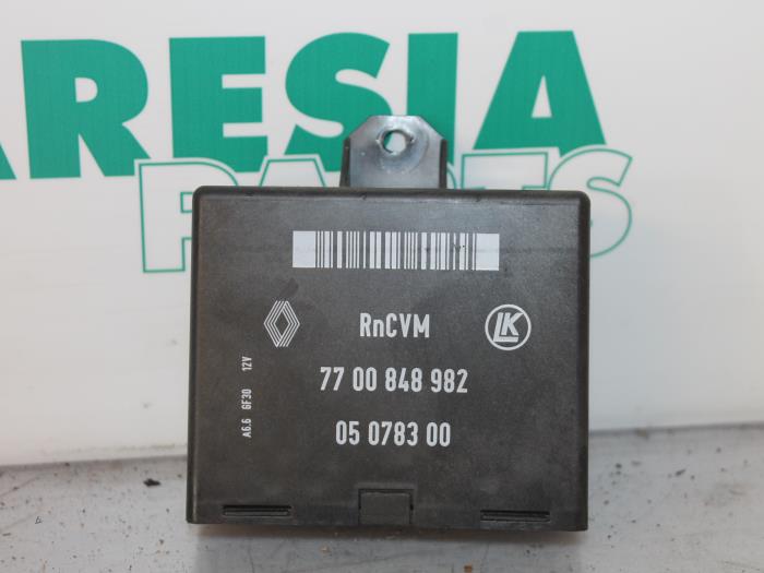 Gebruikte Computer Diversen Renault Megane (EA) 2.0i Prijs € 65,00 Margeregeling aangeboden door Maresia Parts