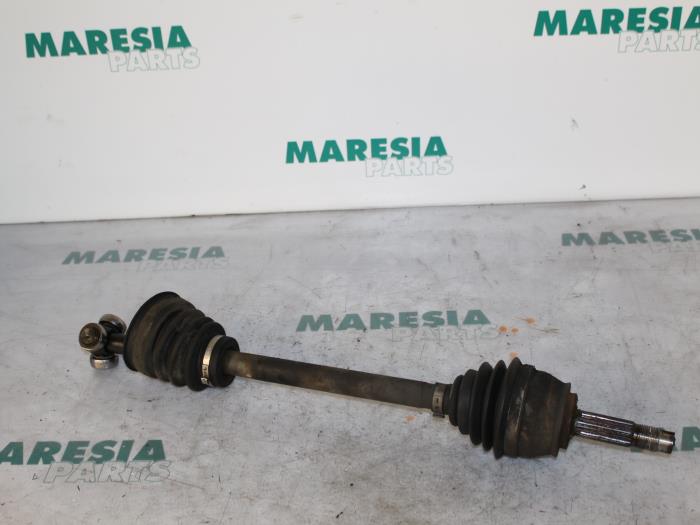 Gebruikte Steekas links-voor Fiat Doblo (223A/119) 1.9 D Prijs € 78,65 Inclusief btw aangeboden door Maresia Parts