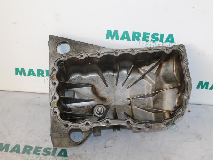 Gebruikte Carterpan Renault Scénic II (JM) 2.0 16V Prijs € 30,00 Margeregeling aangeboden door Maresia Parts