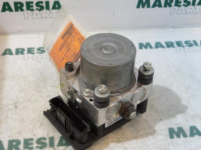 Gebruikte ABS Pomp Citroen C1 1.0 12V Prijs € 25,00 Margeregeling aangeboden door Maresia Parts