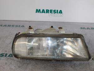 Gebruikte Koplamp rechts Lancia Kappa 2.0 20V LE,LS Prijs € 90,00 Margeregeling aangeboden door Maresia Parts