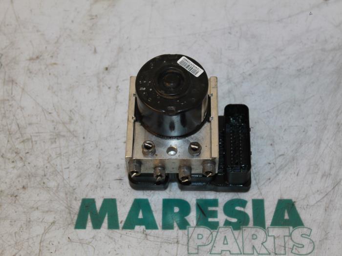 Gebruikte ABS Pomp Citroen C3 Picasso (SH) 1.4 16V VTI 95 Prijs € 183,75 Margeregeling aangeboden door Maresia Parts