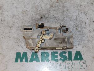 Gebruikte Portierslot Mechaniek 4Deurs rechts-achter Peugeot 206 SW (2E/K) 1.4 Prijs € 25,00 Margeregeling aangeboden door Maresia Parts