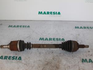 Gebruikte Homokineetas links-voor Renault Scénic II (JM) 1.5 dCi 105 Prijs € 35,00 Margeregeling aangeboden door Maresia Parts