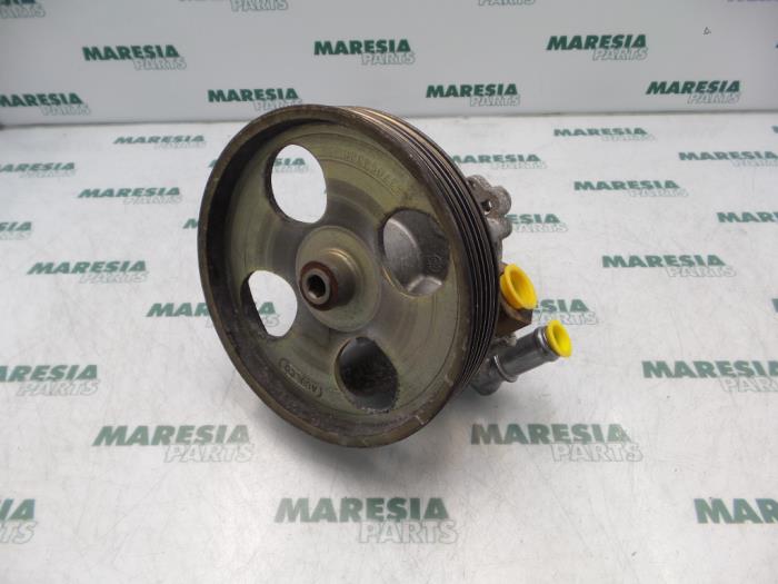 Gebruikte Servopomp Peugeot 406 (8B) 2.2 16V Prijs € 40,00 Margeregeling aangeboden door Maresia Parts