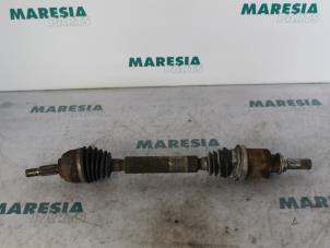 Gebruikte Steekas links-voor Renault Megane II Grandtour (KM) 1.5 dCi 100 Prijs € 40,00 Margeregeling aangeboden door Maresia Parts