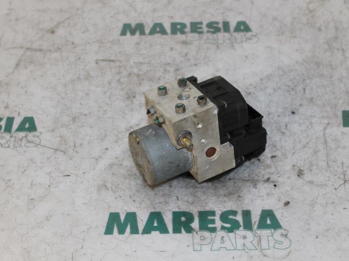 Gebruikte ABS Pomp Renault Scénic I (JA) 1.6 16V Prijs € 50,00 Margeregeling aangeboden door Maresia Parts