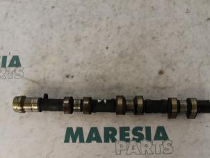 Gebruikte Nokkenas Renault Espace (JE) 3.0 V6 24V Grand Espace Prijs € 65,00 Margeregeling aangeboden door Maresia Parts