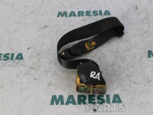 Gebruikte Veiligheidsgordel rechts-achter Alfa Romeo 166 2.4 JTD Prijs € 25,00 Margeregeling aangeboden door Maresia Parts