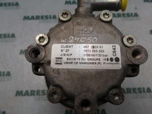 Gebruikte Stuurpomp Alfa Romeo 166 2.4 JTD Prijs € 50,00 Margeregeling aangeboden door Maresia Parts