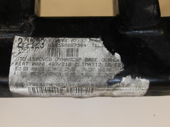 Subframe van een Fiat Croma (194) 1.9 D Multijet 16V 2007