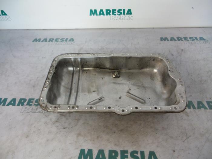 Gebruikte Carterpan Renault Espace (JE) 2.2 dT 12V Prijs € 25,00 Margeregeling aangeboden door Maresia Parts