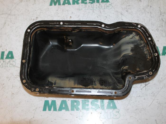 Gebruikte Carterpan Peugeot 206 (2A/C/H/J/S) 1.4 XR,XS,XT,Gentry Prijs € 25,00 Margeregeling aangeboden door Maresia Parts