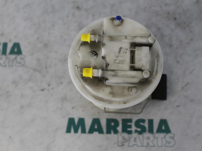 Gebruikte Tank element Pomp Fiat Croma (194) 1.9 D Multijet 16V Prijs € 75,00 Margeregeling aangeboden door Maresia Parts