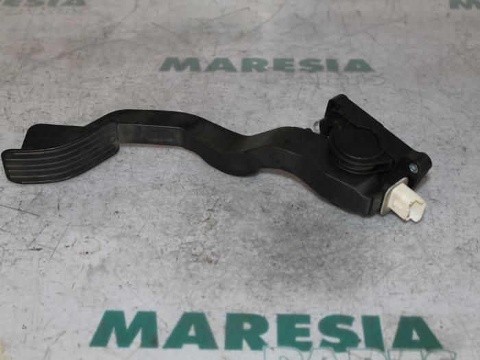 Gebruikte Gaspedaalpositie Sensor Peugeot 206 (2A/C/H/J/S) 1.4 HDi Prijs € 35,00 Margeregeling aangeboden door Maresia Parts