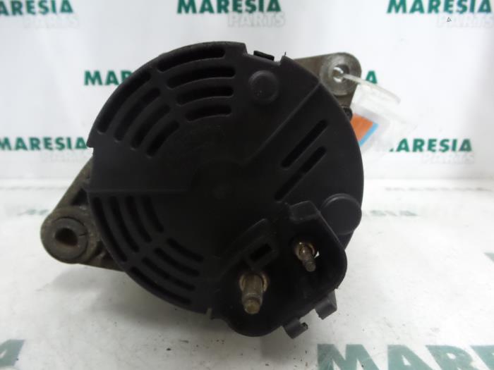 Dynamo van een Fiat Brava (182B) 1.4 S,SX 12V 1997