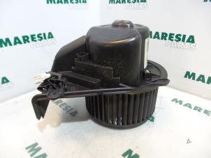 Gebruikte Chaufage Ventilatiemotor Fiat Ulysse (179) 2.0 JTD 16V Prijs € 40,00 Margeregeling aangeboden door Maresia Parts