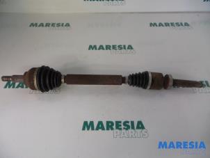 Gebruikte Aandrijfas rechts-voor Renault Laguna II Grandtour (KG) 1.8 16V Prijs € 75,00 Margeregeling aangeboden door Maresia Parts