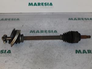 Gebruikte Steekas links-voor Renault Megane Scénic (JA) 1.6 16V RT,RXE,RXT Prijs € 30,00 Margeregeling aangeboden door Maresia Parts