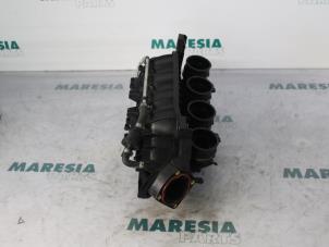 Gebruikte Inlaatspruitstuk Alfa Romeo 147 (937) 1.6 HP Twin Spark 16V Prijs € 50,00 Margeregeling aangeboden door Maresia Parts