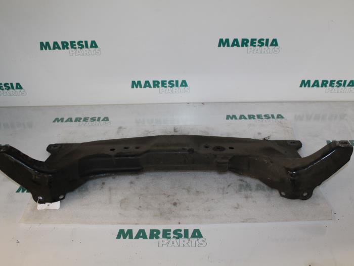 Gebruikte Subframe Fiat Doblo (223A/119) 1.9 JTD Multijet Prijs € 75,00 Margeregeling aangeboden door Maresia Parts