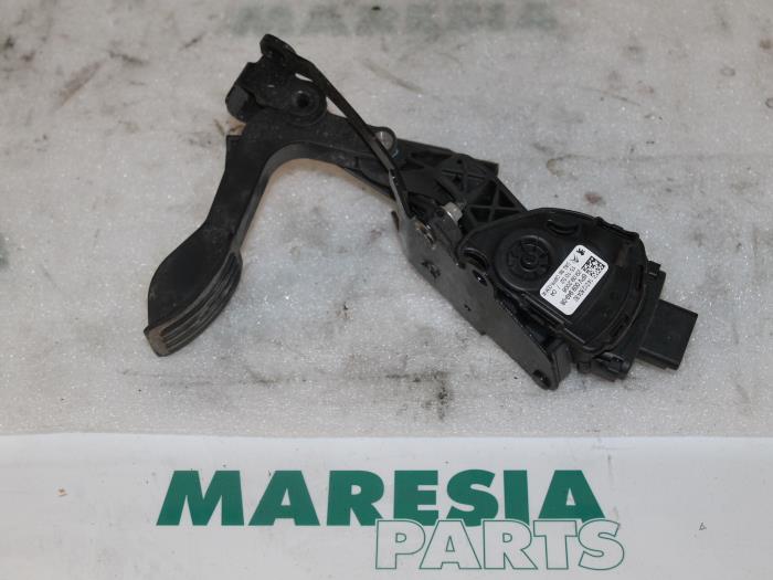 Gebruikte Sensor Gaspedaalpositie Fiat Scudo (270) 2.0 D Multijet Prijs € 36,30 Inclusief btw aangeboden door Maresia Parts